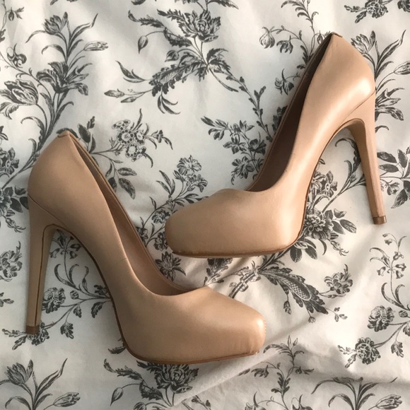 Charles David Shoes - Nude Heels